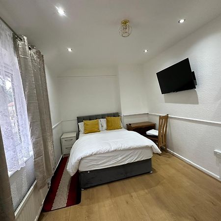 Double Room With Free Wifi Keedonwood Road Bromley Ngoại thất bức ảnh