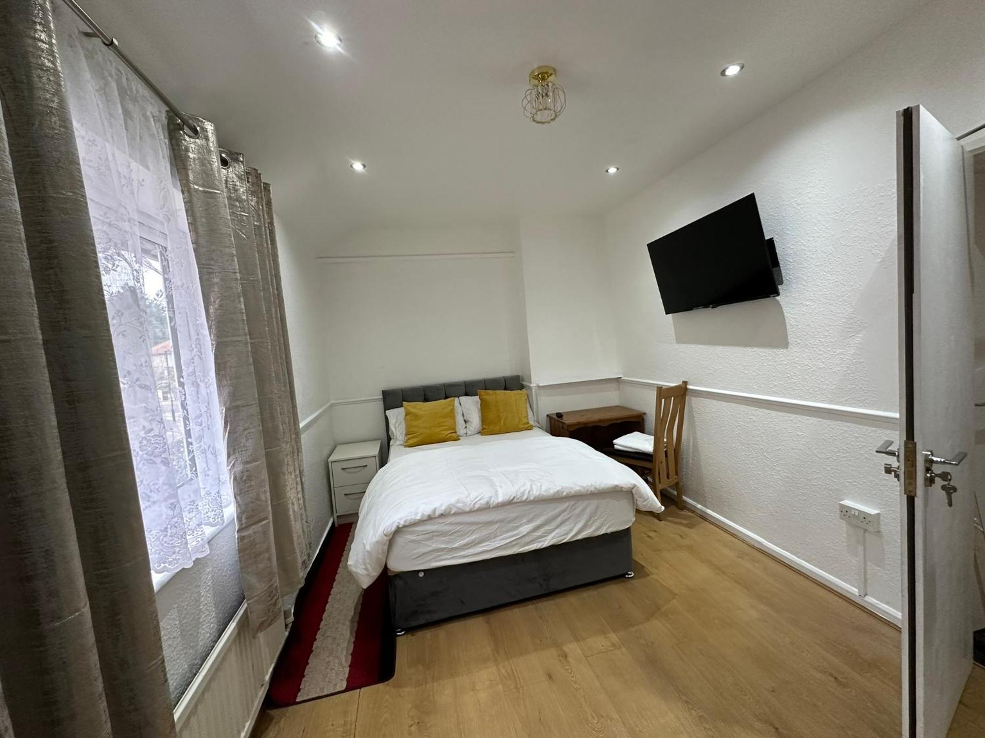 Double Room With Free Wifi Keedonwood Road Bromley Ngoại thất bức ảnh