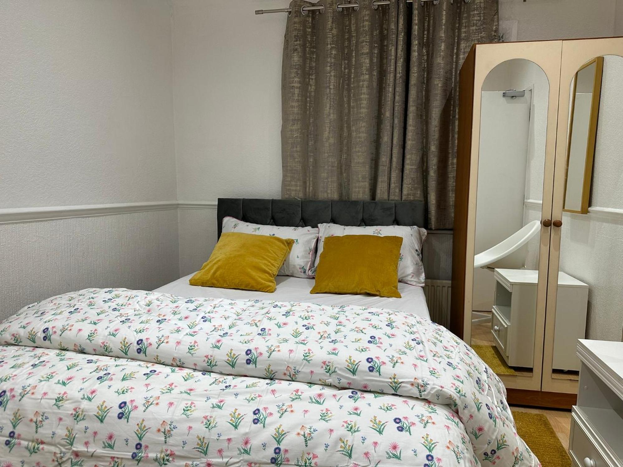 Double Room With Free Wifi Keedonwood Road Bromley Ngoại thất bức ảnh