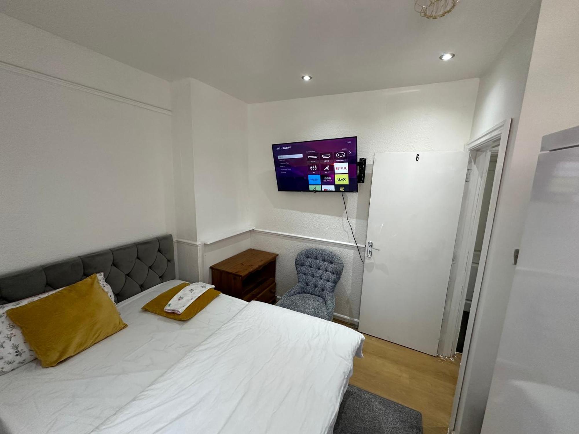 Double Room With Free Wifi Keedonwood Road Bromley Ngoại thất bức ảnh