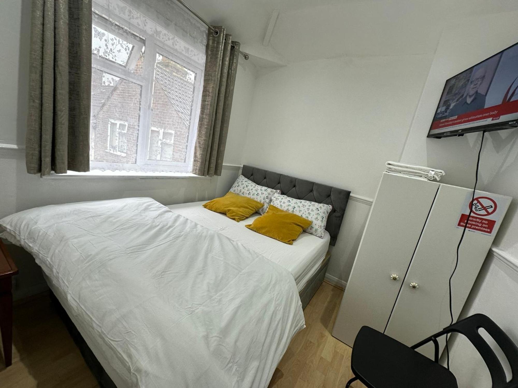 Double Room With Free Wifi Keedonwood Road Bromley Ngoại thất bức ảnh