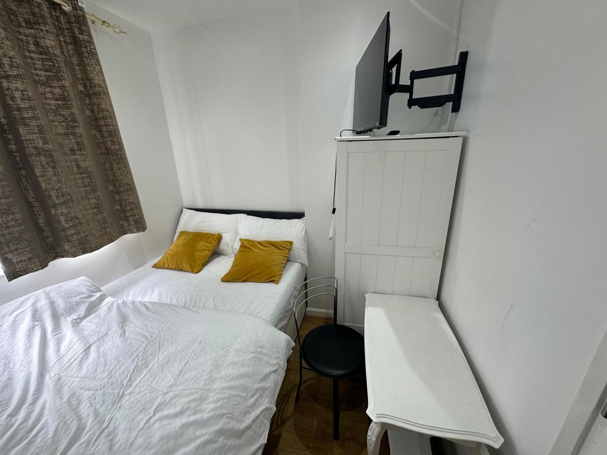 Double Room With Free Wifi Keedonwood Road Bromley Ngoại thất bức ảnh